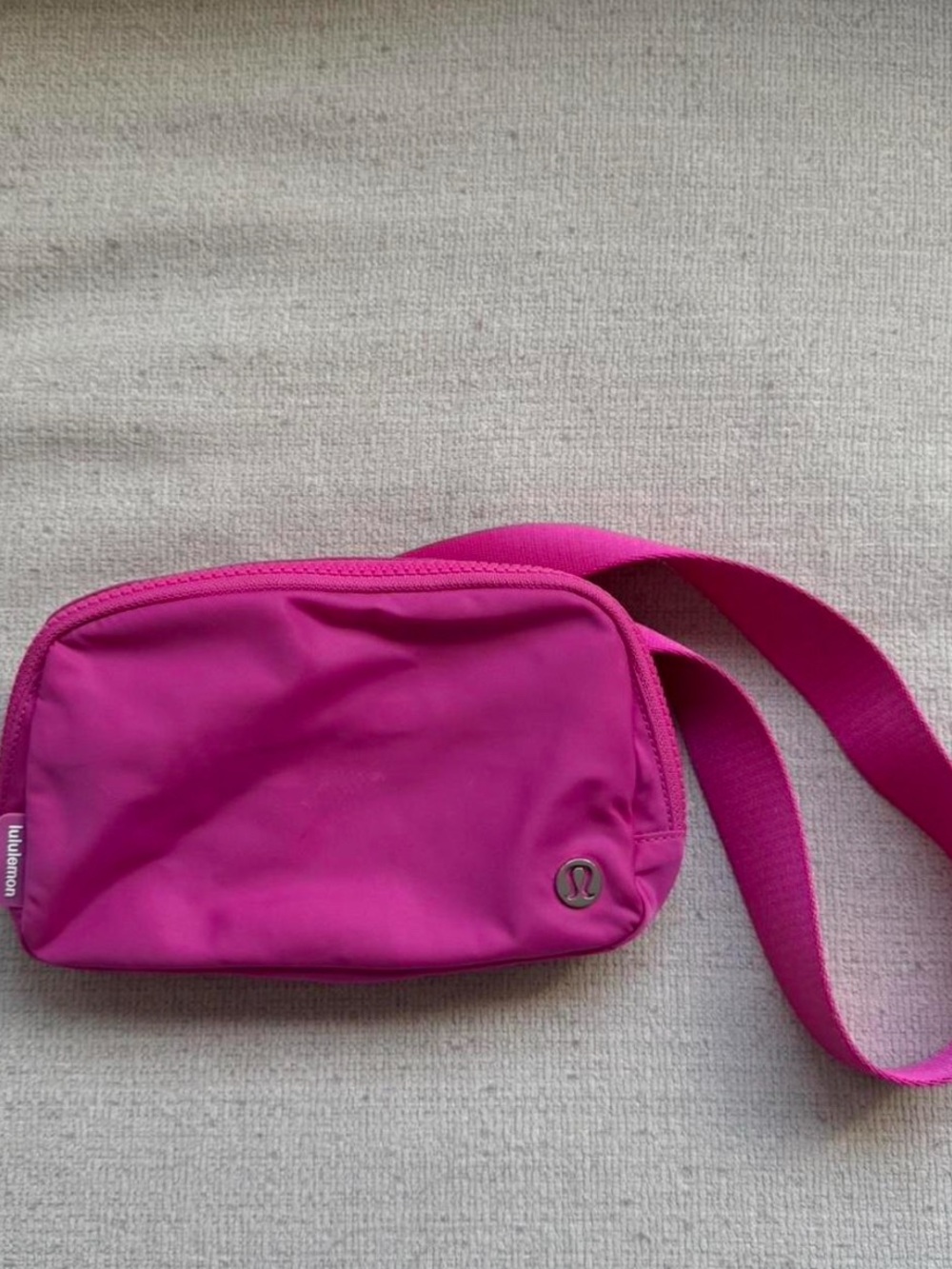 NWOT Lululemon Sonic pink belt bag